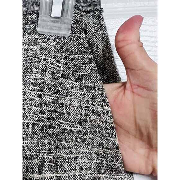 Ann Taylor Pencil Skirt Women's Sz 0 Fine Italian Fabric Oatmeal Beige Neutral - Picture 3 of 7